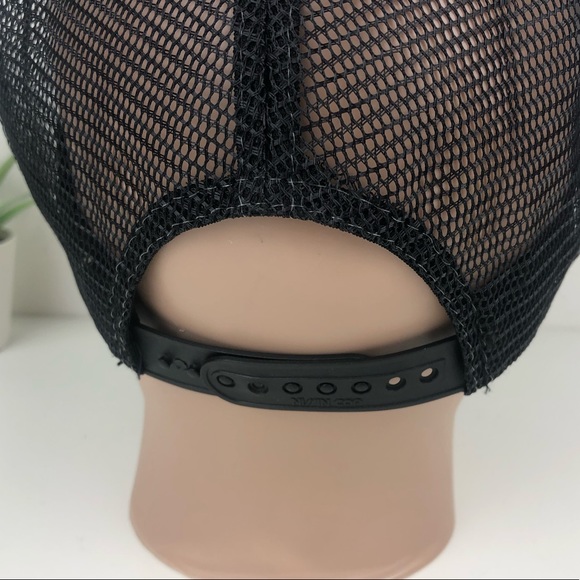 Vans Off The Wall Black & White Trucker Style Snap Back Baseball Cap - Picture 8 of 16